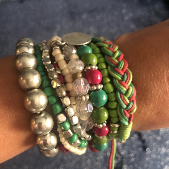 💚 Beautiful bundle of colorful fun bracelets  💚 - Picture 11 of 13